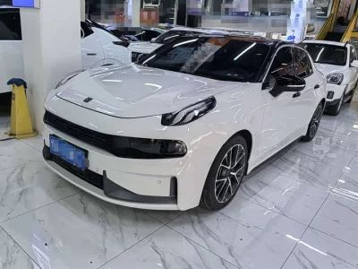 Lynk & Co 03