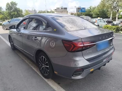 Roewe i5
