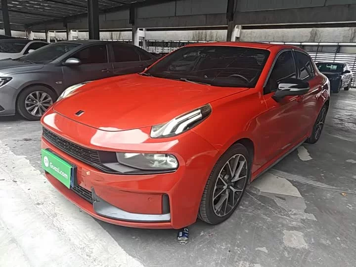 Lynk & Co 03