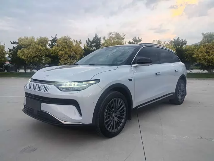 Leapmotor C11
