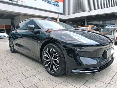 ZEEKR 007