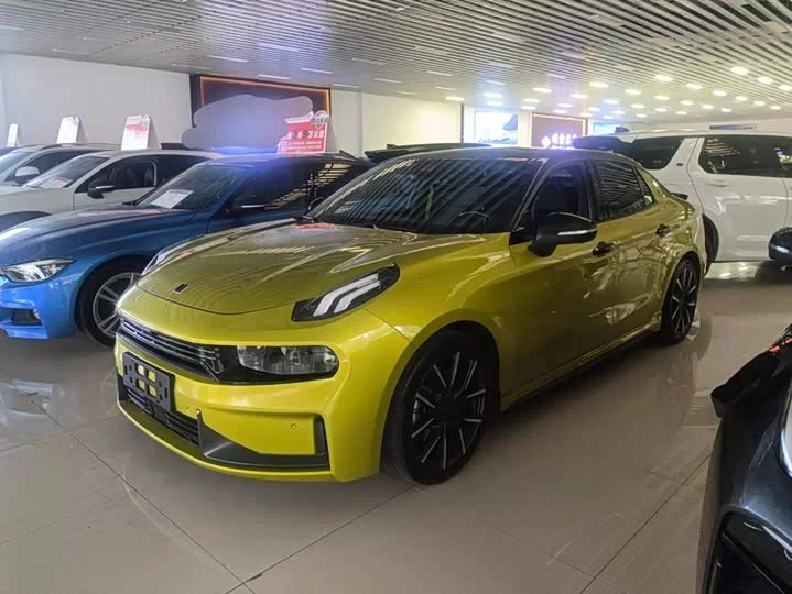 Lynk & Co 03