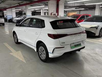 BYD e2