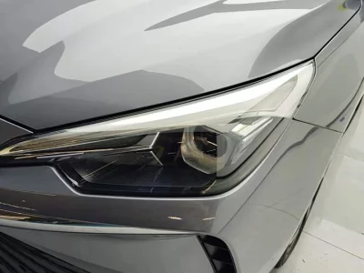 Roewe i5