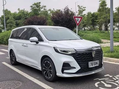 Roewe iMAX8