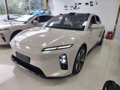 NIO ET5