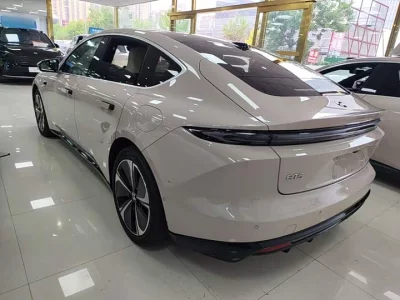 NIO ET5