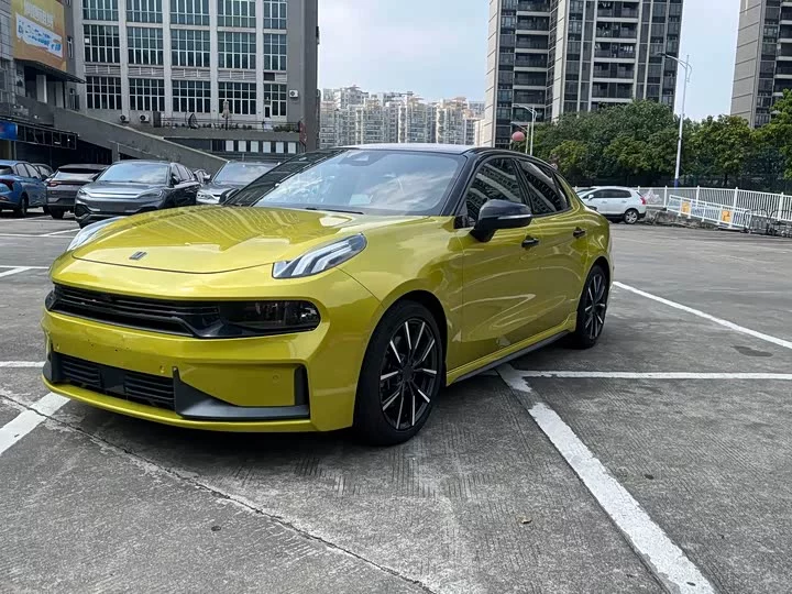 Lynk & Co 03