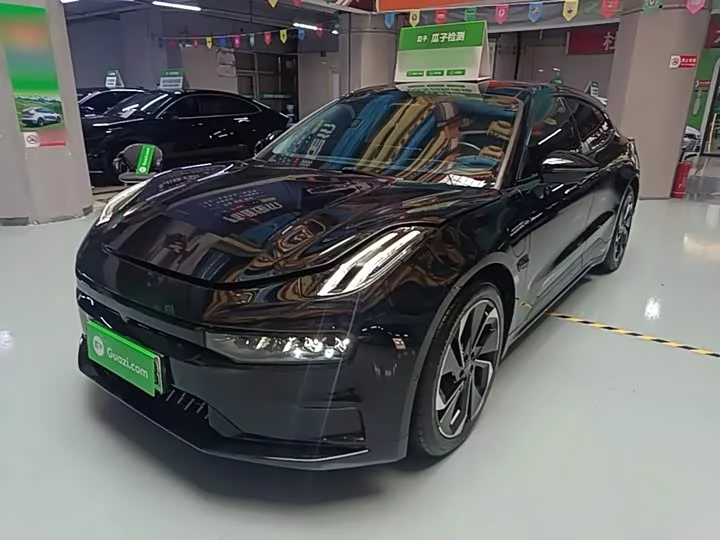 ZEEKR 001
