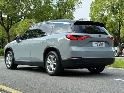 NIO ES8