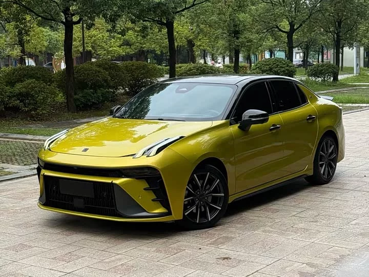 Lynk & Co 03