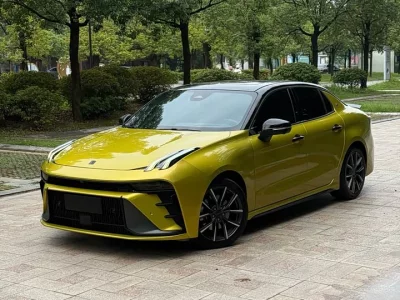Lynk & Co 03