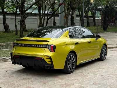 Lynk & Co 03