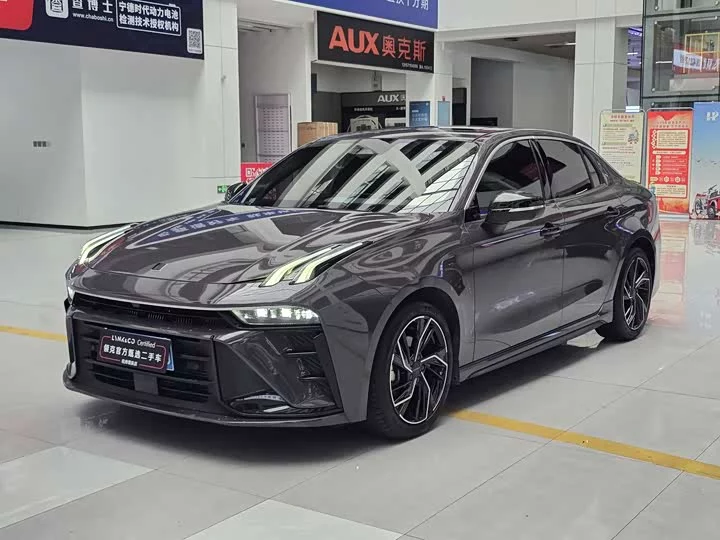Lynk & Co 03