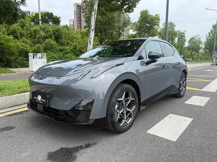 Lynk & Co Z20