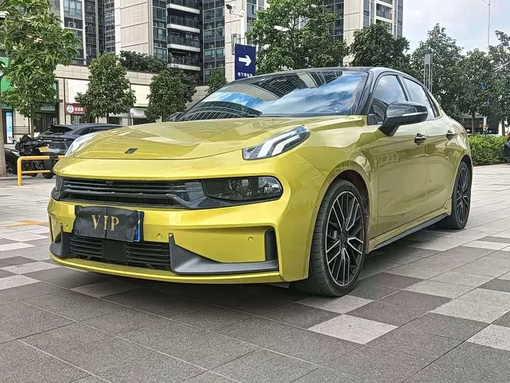 Lynk & Co 03