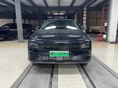 XPeng G9