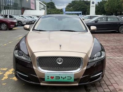 Jaguar XJ