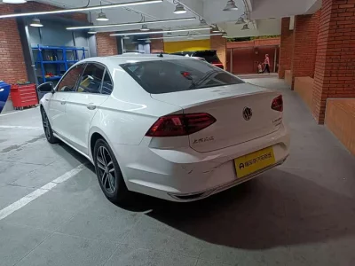 Volkswagen Lamando