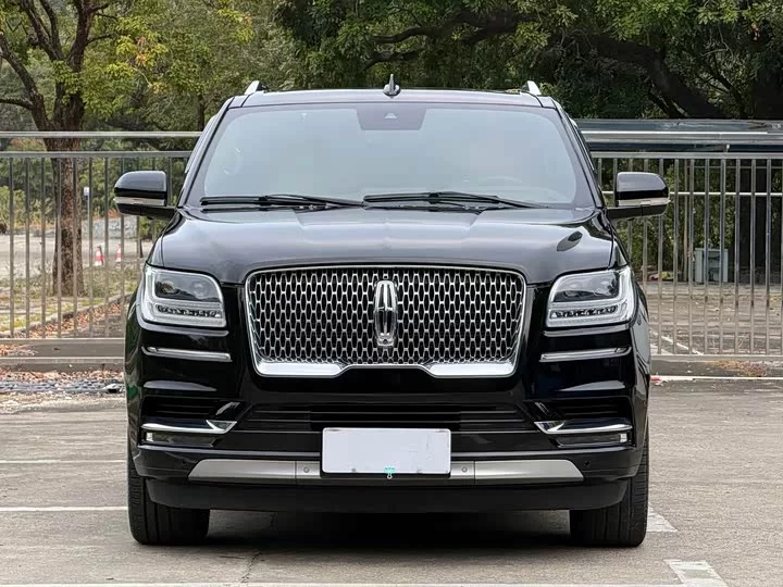 Lincoln Navigator