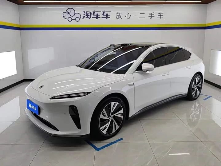 NIO ET5