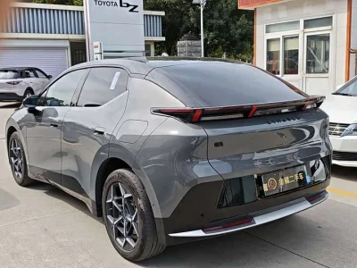 Lynk & Co Z20