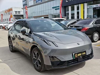 Lynk & Co Z20