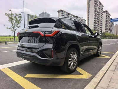 NIO ES6