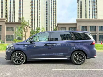 Roewe iMAX8