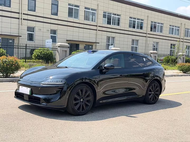 Luxeed R7