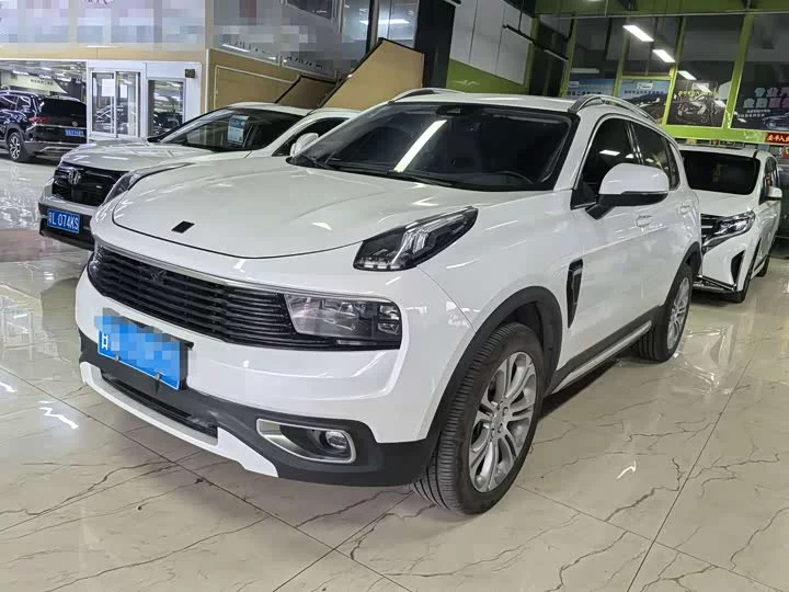 Lynk & Co 01