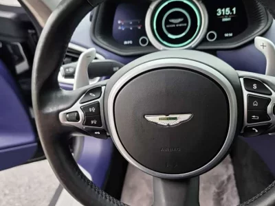 Aston Martin DB11