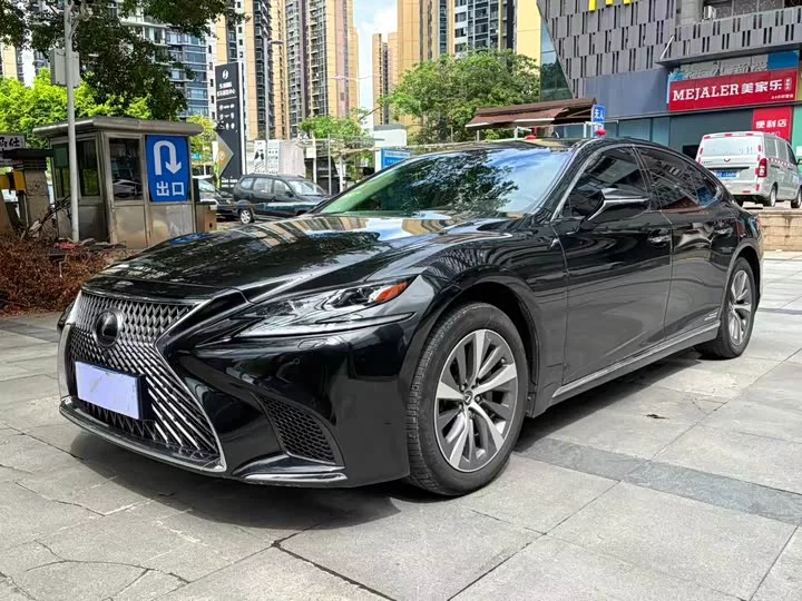 Lexus LS