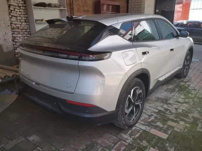 Dongfeng L7