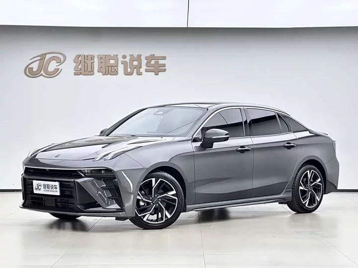 Lynk & Co 03