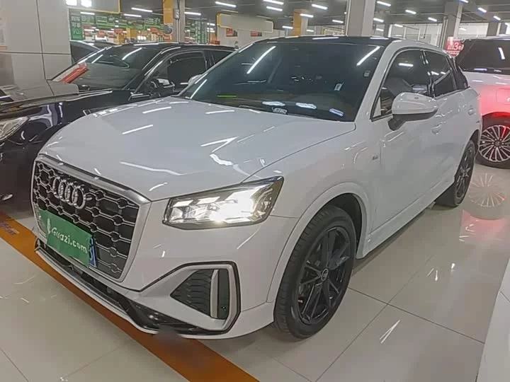 Audi Q2L