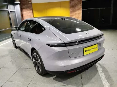 NIO ET5