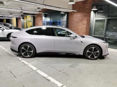 NIO ET5