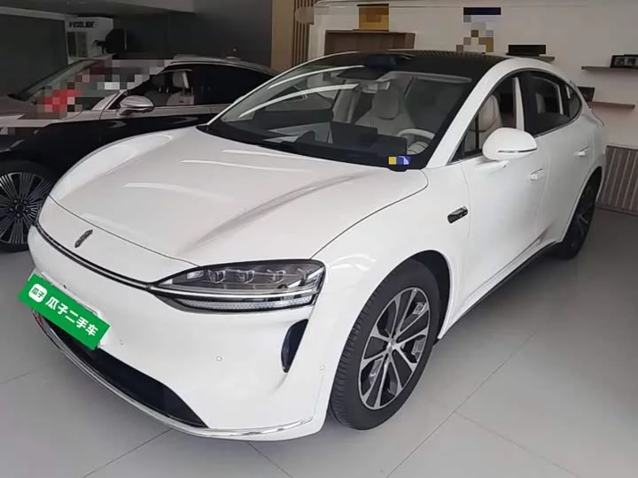 Luxeed R7