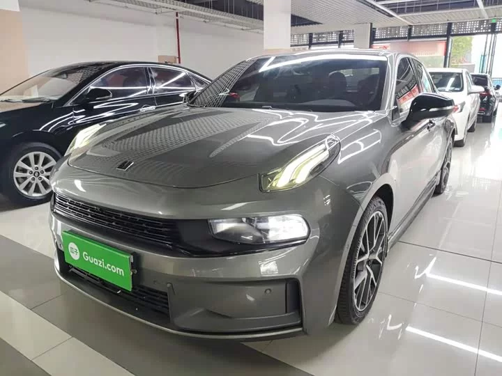 Lynk & Co 03