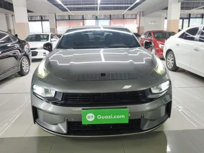 Lynk & Co 03