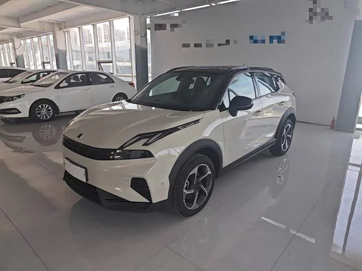 Lynk & Co 06