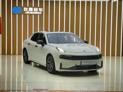 Lynk & Co 03