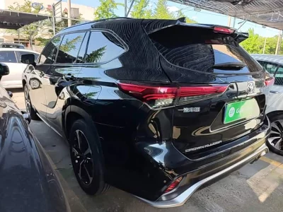Toyota Crown Kluger