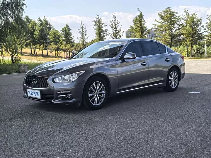 Infiniti Q50L