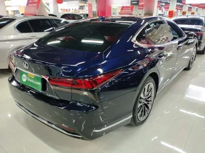 Lexus LS