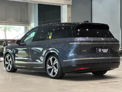 NIO ES8