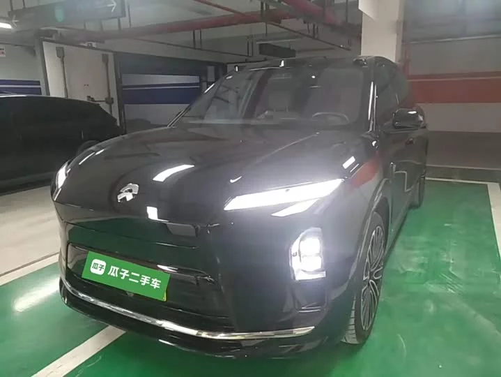 NIO ES8