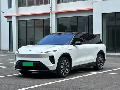 NIO ES8