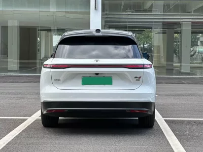 NIO ES8